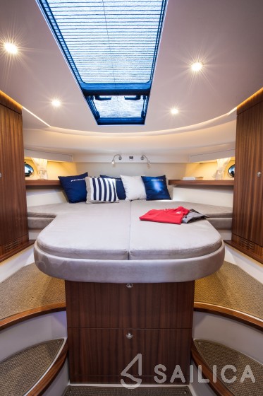 Nimbus 405 Coupe - Yacht Charter Sailica