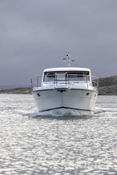 Nimbus 405 Coupe - Yacht Charter Sailica