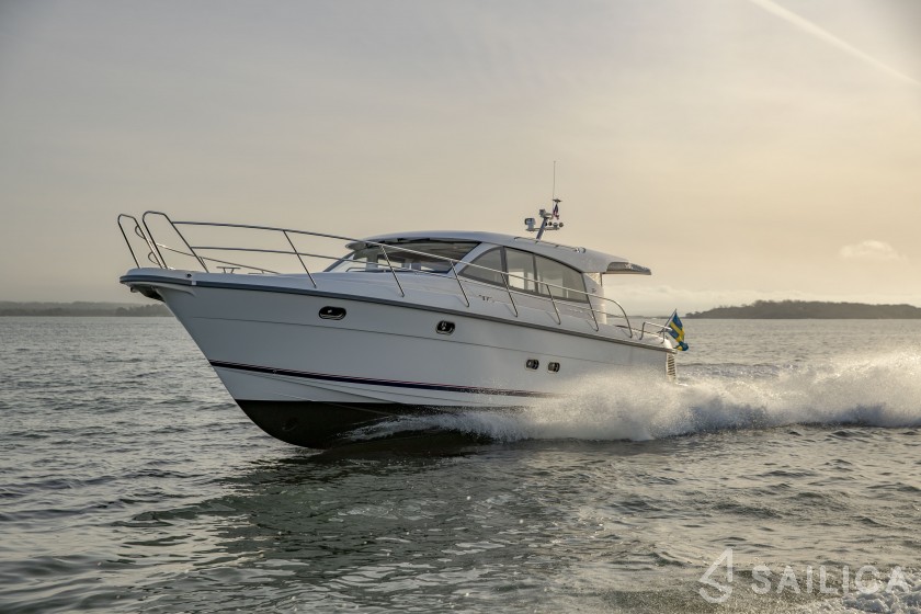 Nimbus 405 Coupe - Yacht Charter Sailica