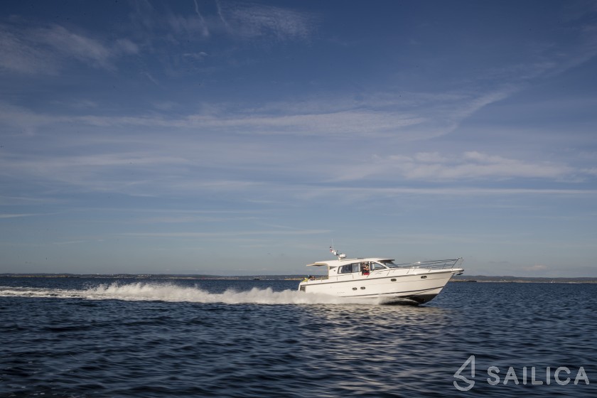 Nimbus 405 Coupe - Yacht Charter Sailica