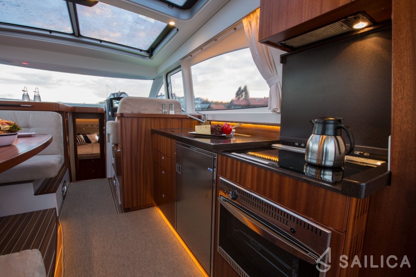Nimbus 405 Coupe - Yacht Charter Sailica