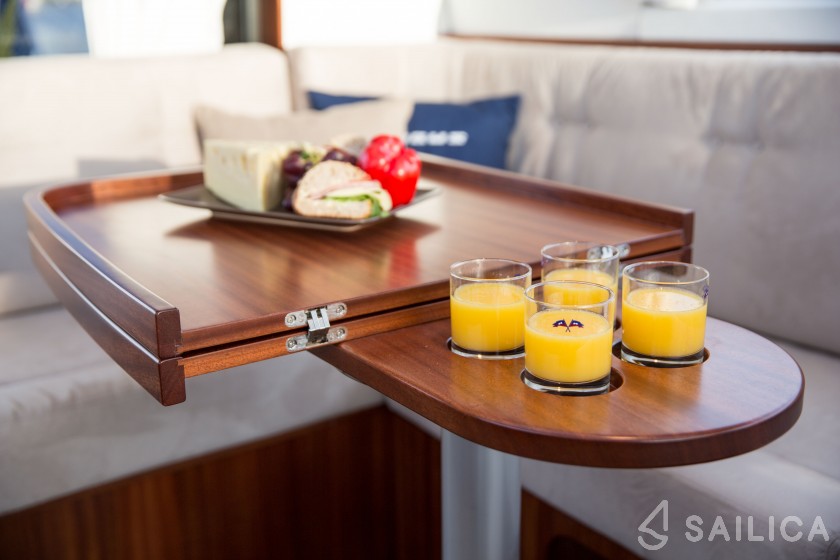 Nimbus 405 Coupe - Yacht Charter Sailica