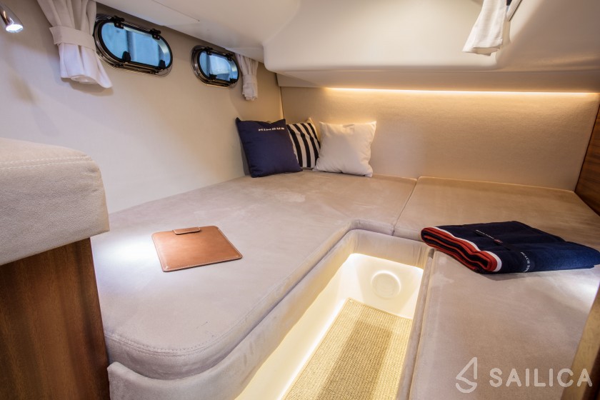 Nimbus 405 Coupe - Yacht Charter Sailica