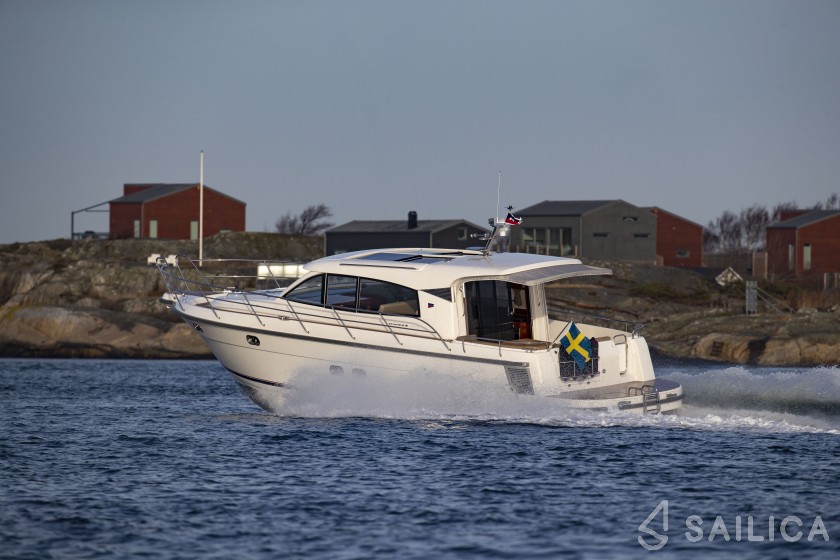 Nimbus 405 Coupe - Yacht Charter Sailica