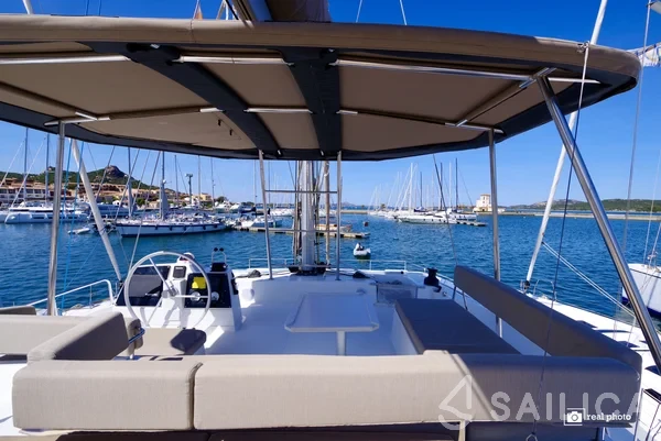 Bali 4.6 - Yacht Charter Sailica
