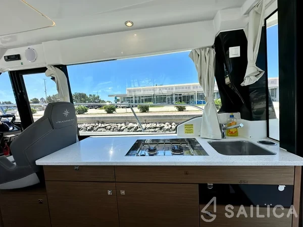 Merry Fisher 1095 FLY - Yacht Charter Sailica
