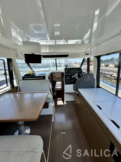 Merry Fisher 1095 FLY - Yacht Charter Sailica