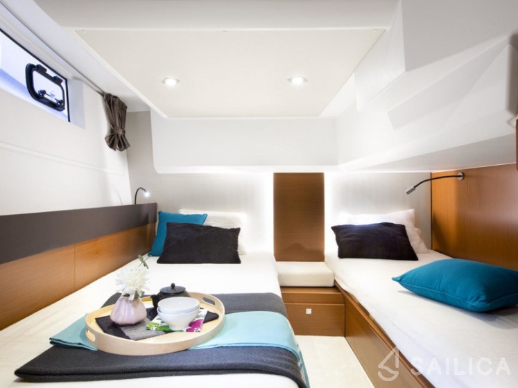 Jeanneau NC 14 - Yacht Charter Sailica
