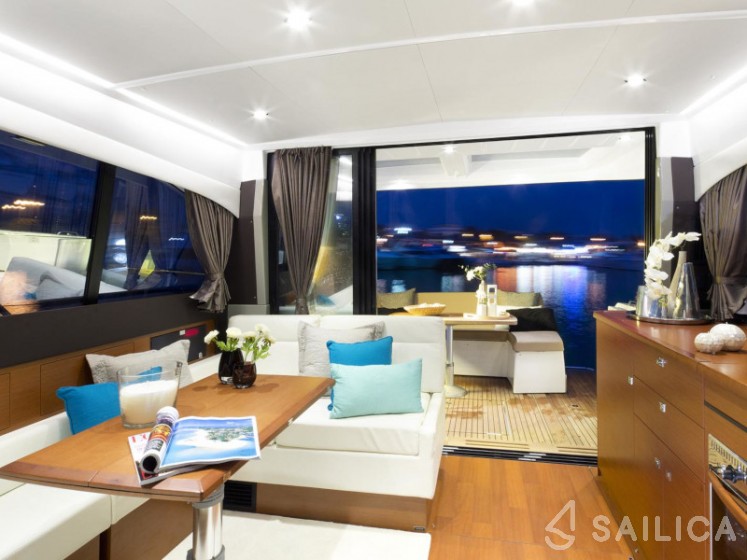 Jeanneau NC 14 - Yacht Charter Sailica