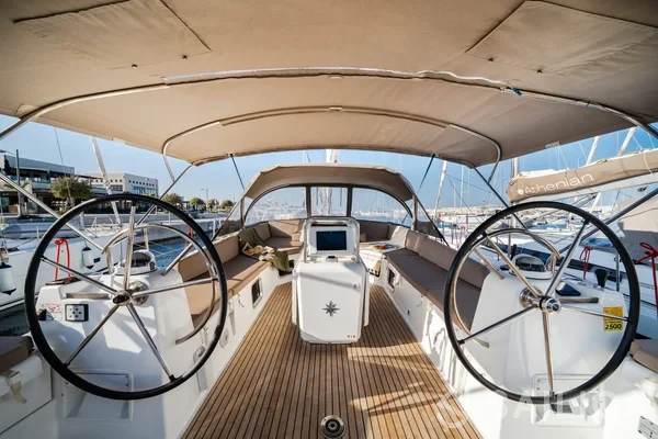 Jeanneau 54 - Yacht Charter Sailica