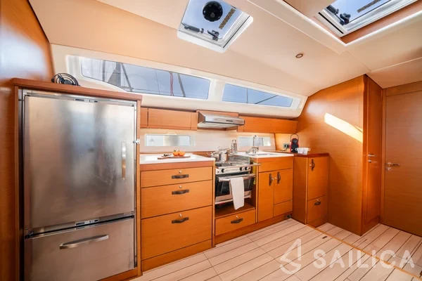 Jeanneau 54 - Yacht Charter Sailica