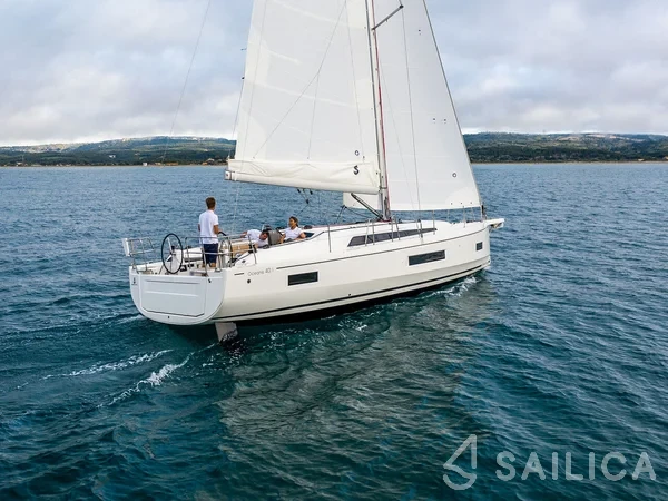 Oceanis 40.1 - Yacht Charter Sailica