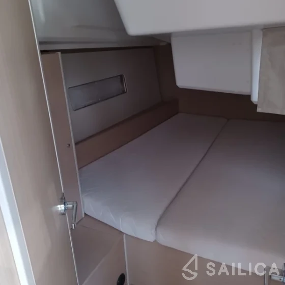 Oceanis 40.1 - Yacht Charter Sailica