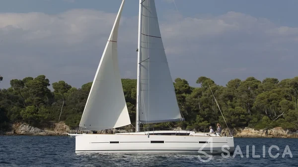 Dufour 460 GL - Yacht Charter Sailica