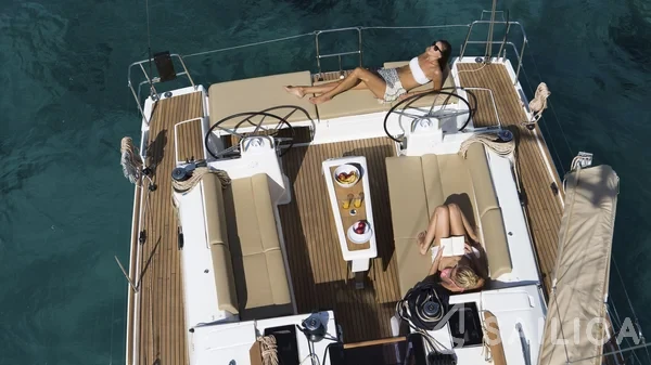 Dufour 460 GL - Yacht Charter Sailica