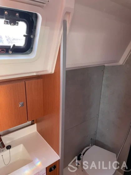 Bavaria C42 - Yacht Charter Sailica