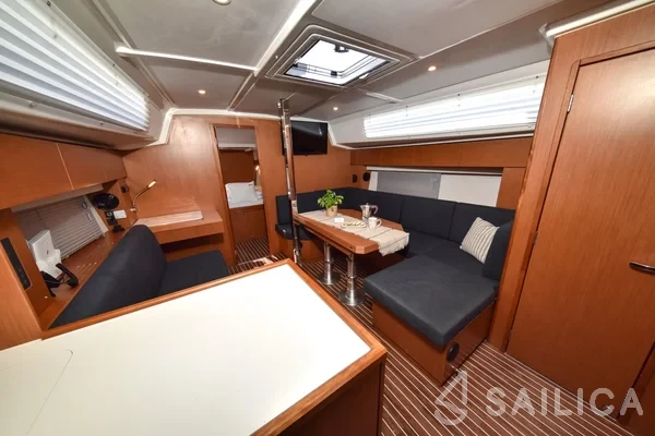 Bavaria C42 - Yacht Charter Sailica