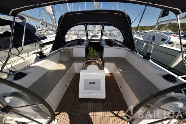 Bavaria C42 - Yacht Charter Sailica