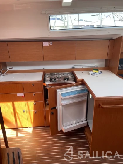 Bavaria C42 - Yacht Charter Sailica