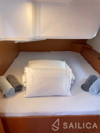 Bavaria C42 - Yacht Charter Sailica