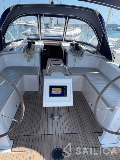 Bavaria C42 - Yacht Charter Sailica