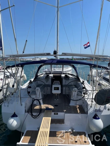 Bavaria C42 - Yacht Charter Sailica