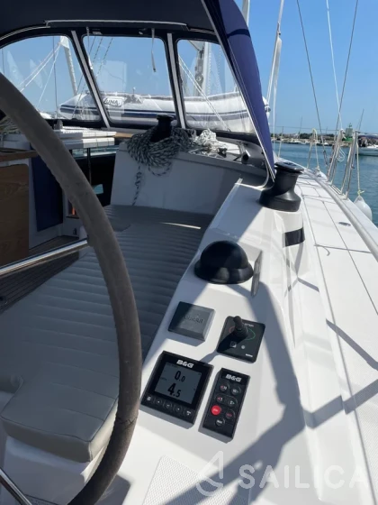 Bavaria C42 - Yacht Charter Sailica