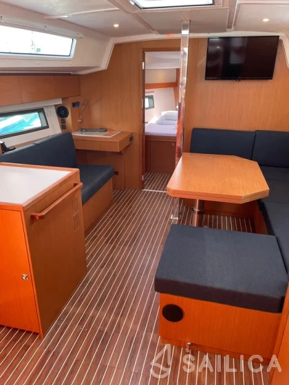 Bavaria C42 - Yacht Charter Sailica