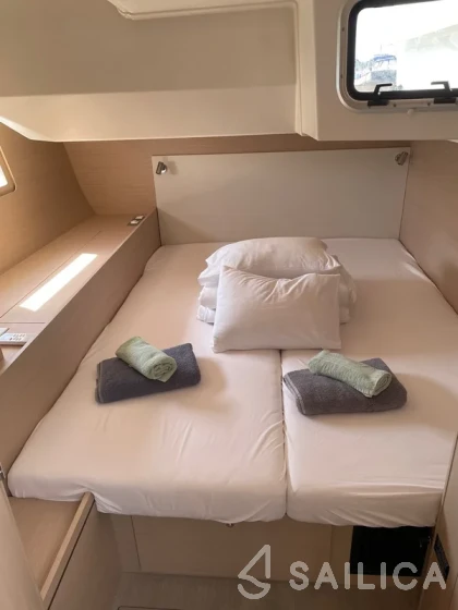 Oceanis 51.1 - Yacht Charter Sailica