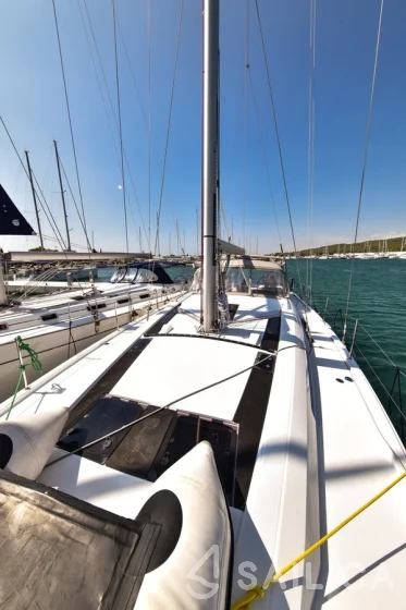 Oceanis 51.1 - Yacht Charter Sailica