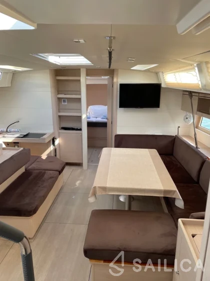 Oceanis 51.1 - Yacht Charter Sailica