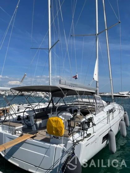 Oceanis 51.1 - Yacht Charter Sailica