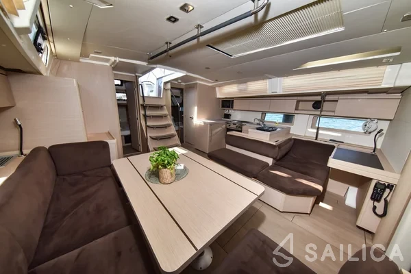 Oceanis 51.1 - Yacht Charter Sailica