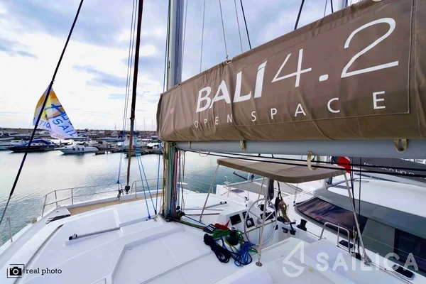 Bali 4.2 - Yacht Charter Sailica