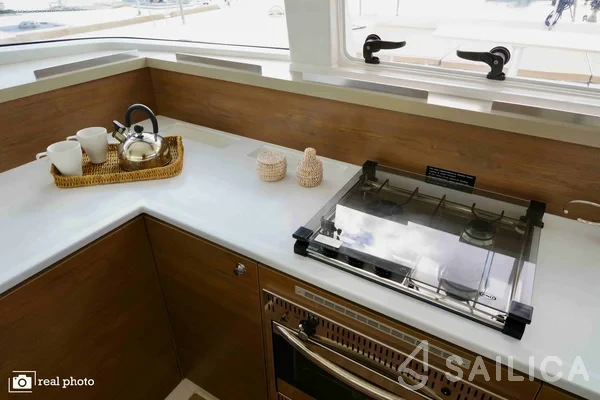 Bali 4.2 - Yacht Charter Sailica
