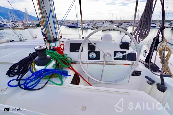 Bali 4.2 - Yacht Charter Sailica