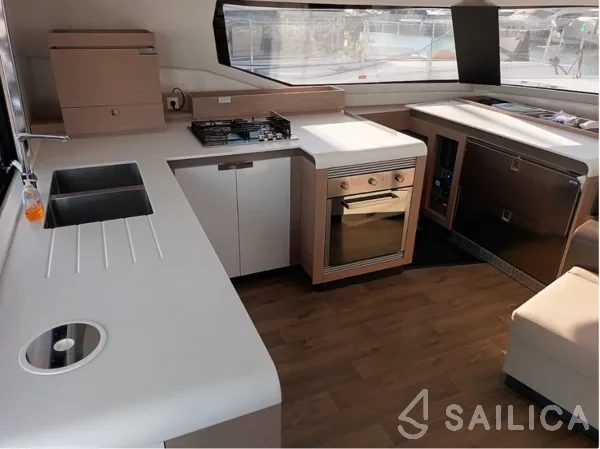 Tanna 47 - Yacht Charter Sailica
