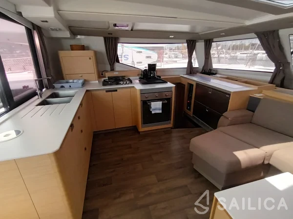 Tanna 47 - Yacht Charter Sailica