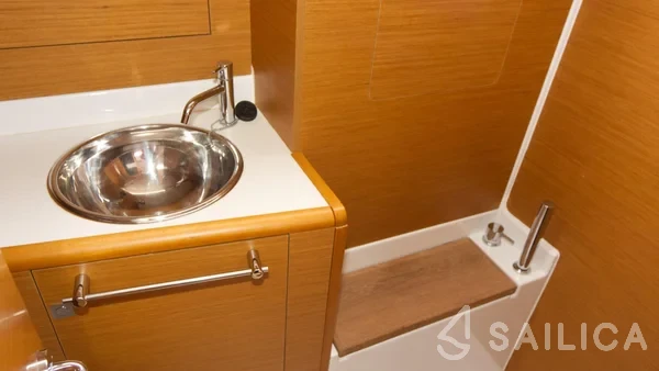 Sun Odyssey 439 - Yacht Charter Sailica