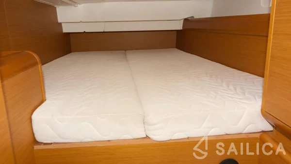 Sun Odyssey 439 - Yacht Charter Sailica