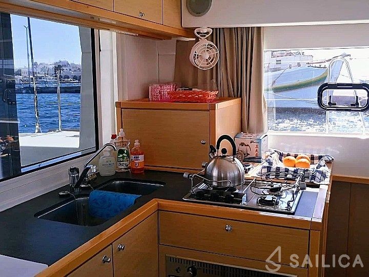 Lagoon 39 - Yacht Charter Sailica
