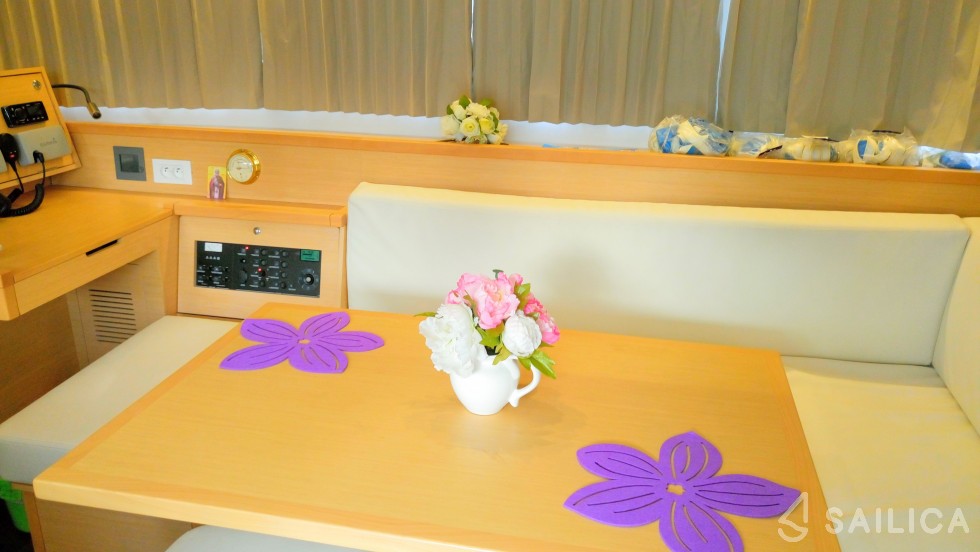 Lagoon 39 - Yacht Charter Sailica