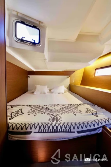Oceanis 51.1 - Yacht Charter Sailica