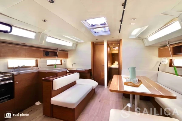 Oceanis 51.1 - Yacht Charter Sailica