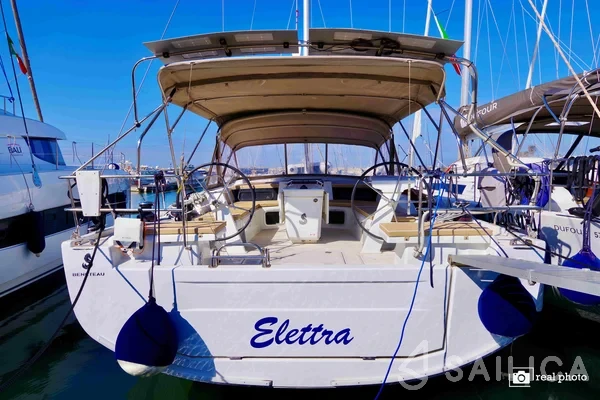 Oceanis 51.1 - Yacht Charter Sailica