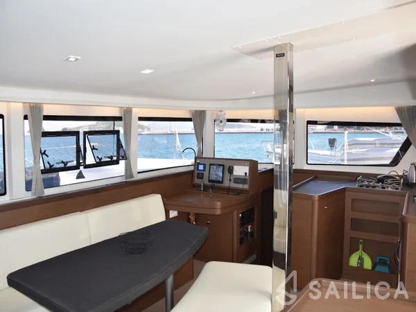 Lagoon 42 - Yacht Charter Sailica