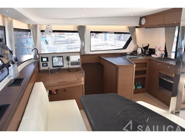 Lagoon 42 - Yacht Charter Sailica