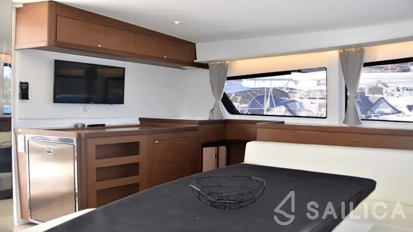Lagoon 42 - Yacht Charter Sailica