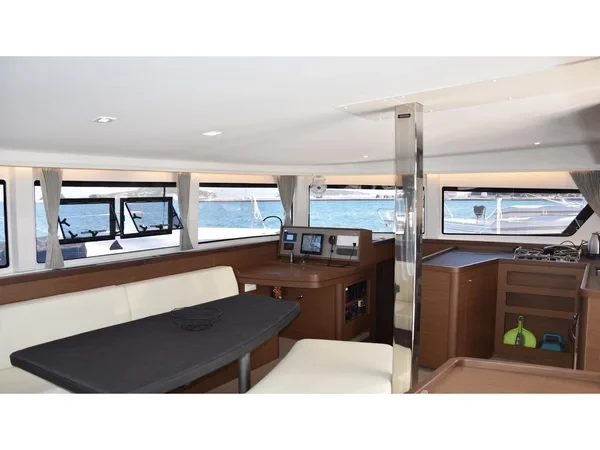 Lagoon 42 - Yacht Charter Sailica