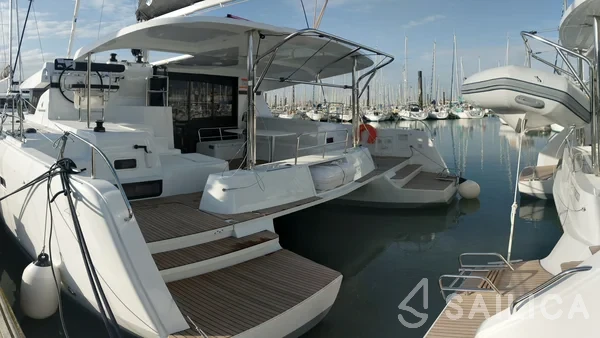 Lagoon 42 - Yacht Charter Sailica